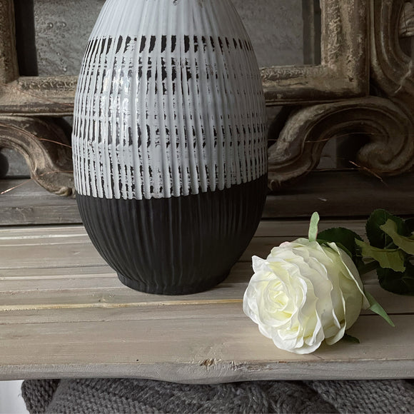Black & White Vase (Small)